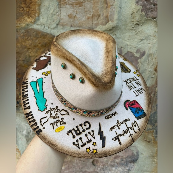 SOLD PLEASE READ DESCRIPTION
New Charlie 1 Horse Lainey Wilson Hand burned Hat - Picture 9 of 10